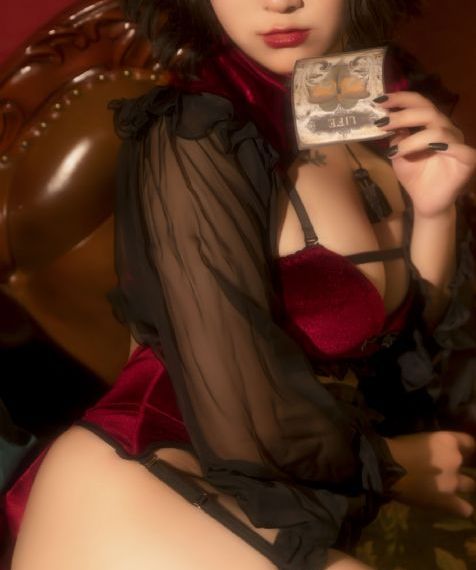 和女闺蜜玩同性_4K完整版观看