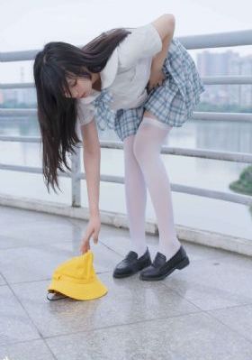 青草久久久久_超清超清免费观看
