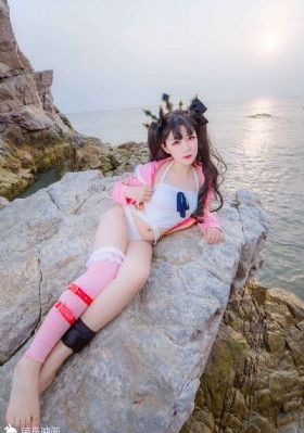 游泳的女运动员_蓝光超清在线观看
